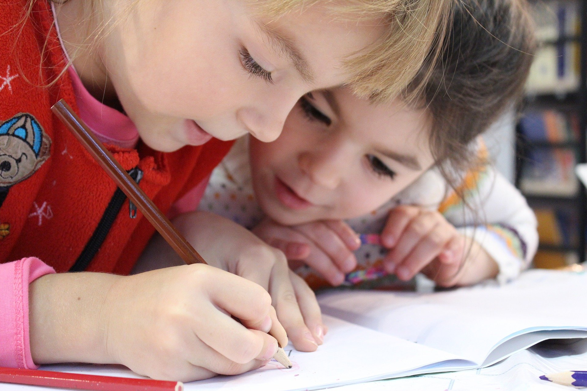 Quelle différence entre Montessori et Freinet ?
